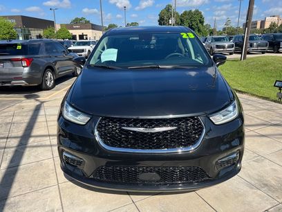 Used 2023 Chrysler Pacifica Touring-L