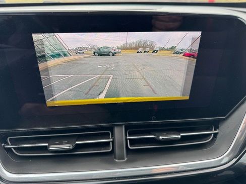 Used 2024 Chevrolet Trax RS w/ Sunroof Package image 21