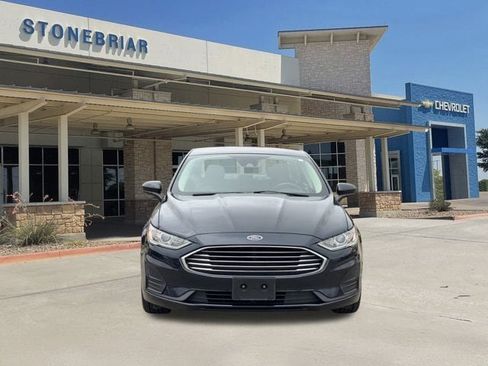 Used 2020 Ford Fusion SE image 9
