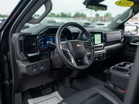 Used 2024 Chevrolet Silverado 1500 LT AWD/4WD image 30