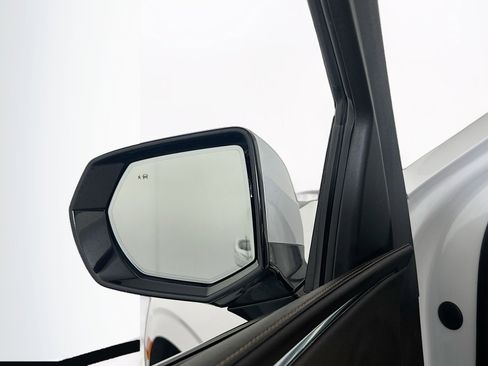 Used 2022 Cadillac Escalade Premium Luxury w/ Performance Package image 16