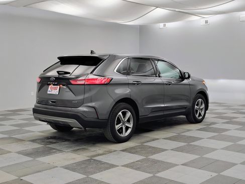 Used 2022 Ford Edge SEL w/ Convenience Package image 9