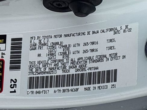 Used 2022 Toyota Tacoma TRD Off-Road image 31