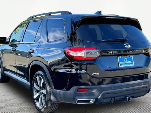 Used 2025 Honda Pilot Elite image 5