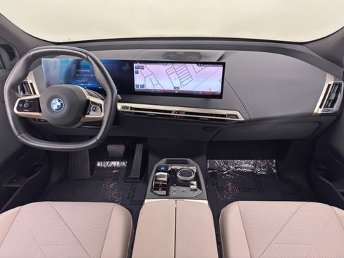 Used 2022 BMW iX xDrive50 w/ Premium Package image 12