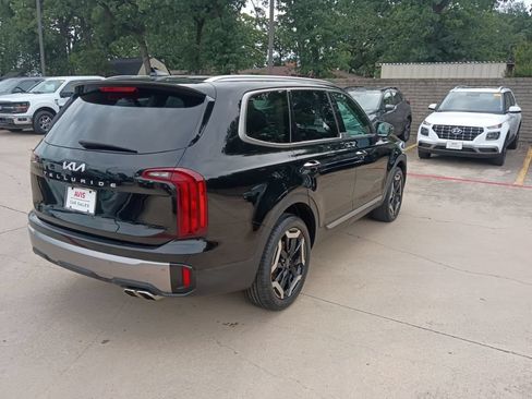 Used 2025 Kia Telluride S FWD image 7