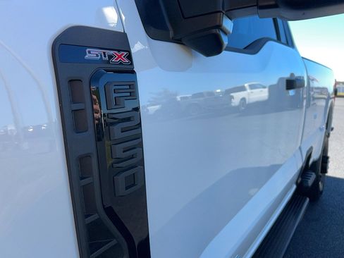 Used 2025 Ford F250 XL w/ STX Appearance Package image 10