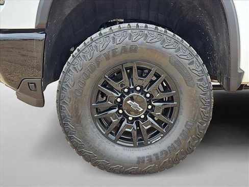 Used 2025 Chevrolet Silverado 2500 ZR2 AWD/4WD image 10