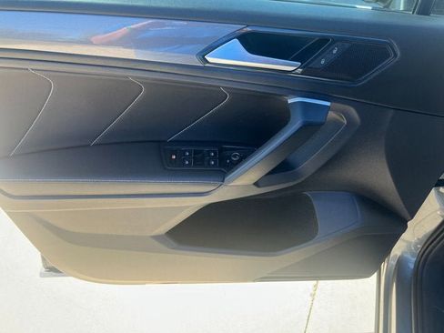 Used 2023 Volkswagen Tiguan SE image 10