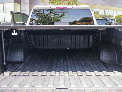 Used 2024 GMC Sierra 1500 AT4 w/ Technology Package AWD/4WD image 28
