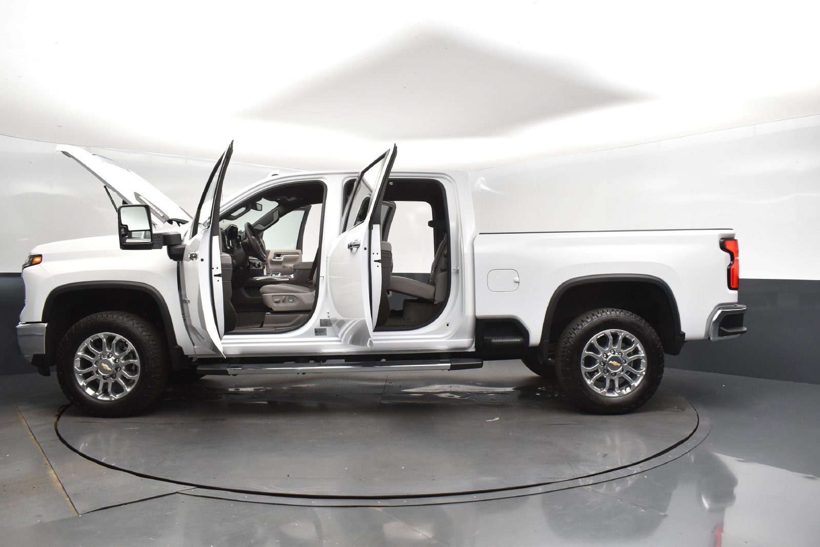 Used 2025 Chevrolet Silverado 2500 LTZ w/ LTZ Convenience Package AWD/4WD image 50