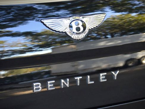 Used 2022 Bentley Flying Spur V8 image 14