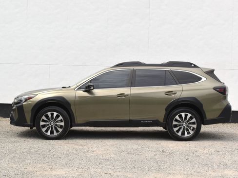 Used 2023 Subaru Outback Limited AWD/4WD image 39