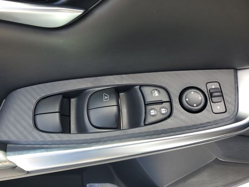 Used 2025 Nissan Sentra SR w/ Midnight Edition FWD image 22