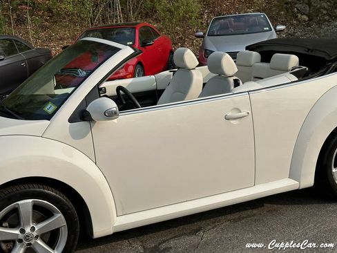 Used 2007 Volkswagen Beetle Triple White Edition FWD image 31
