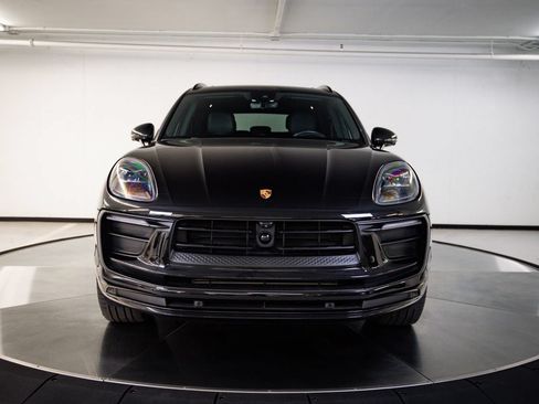 Certified 2024 Porsche Macan AWD/4WD image 10