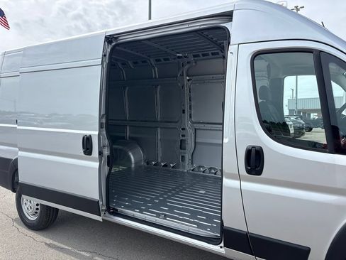 New 2026 RAM ProMaster 2500 w/ Cold Weather Group FWD image 38