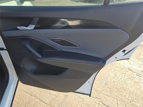 Used 2025 Volkswagen Tiguan SEL R-Line image 9