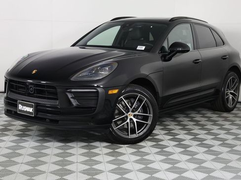 Certified 2026 Porsche Macan AWD/4WD image 35