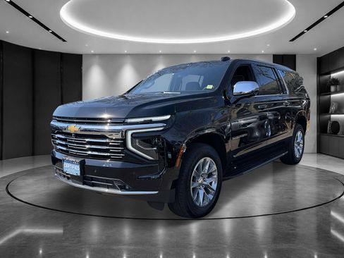 Certified 2025 Chevrolet Suburban Premier AWD/4WD image 1