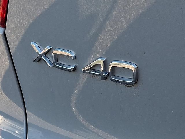 Certified 2025 Volvo XC40 B5 Core AWD/4WD image 29