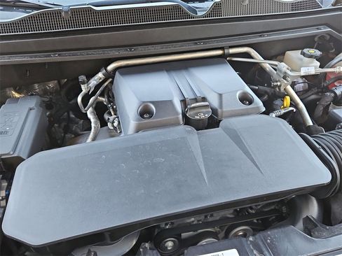 Used 2024 Chevrolet Colorado ZR2 w/ Technology Package image 14