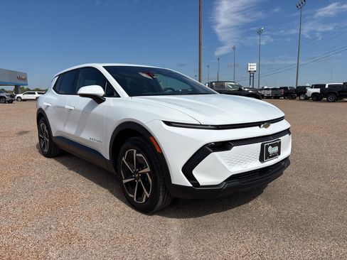 New 2026 Chevrolet Equinox EV LT image 7