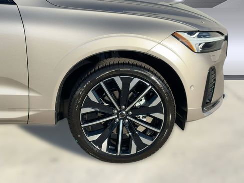 New 2026 Volvo XC60 B5 Ultra w/ Protection Package Premier image 12