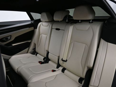 Used 2020 Lamborghini Urus image 24