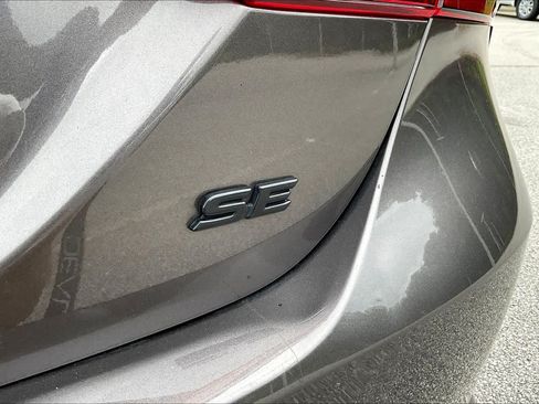 Used 2022 Toyota Camry SE FWD image 10