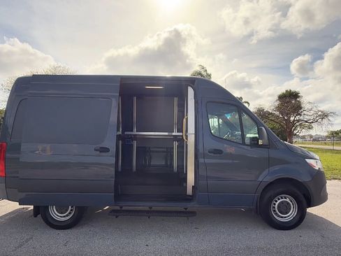 Used 2019 Mercedes-Benz Sprinter 144 image 12