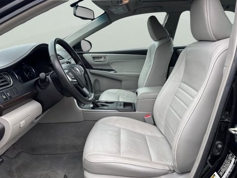 Used 2015 Toyota Camry XLE image 14