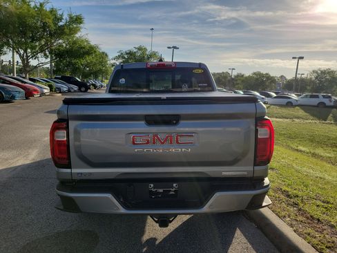Used 2024 GMC Canyon Elevation w/ Convenience Package image 16