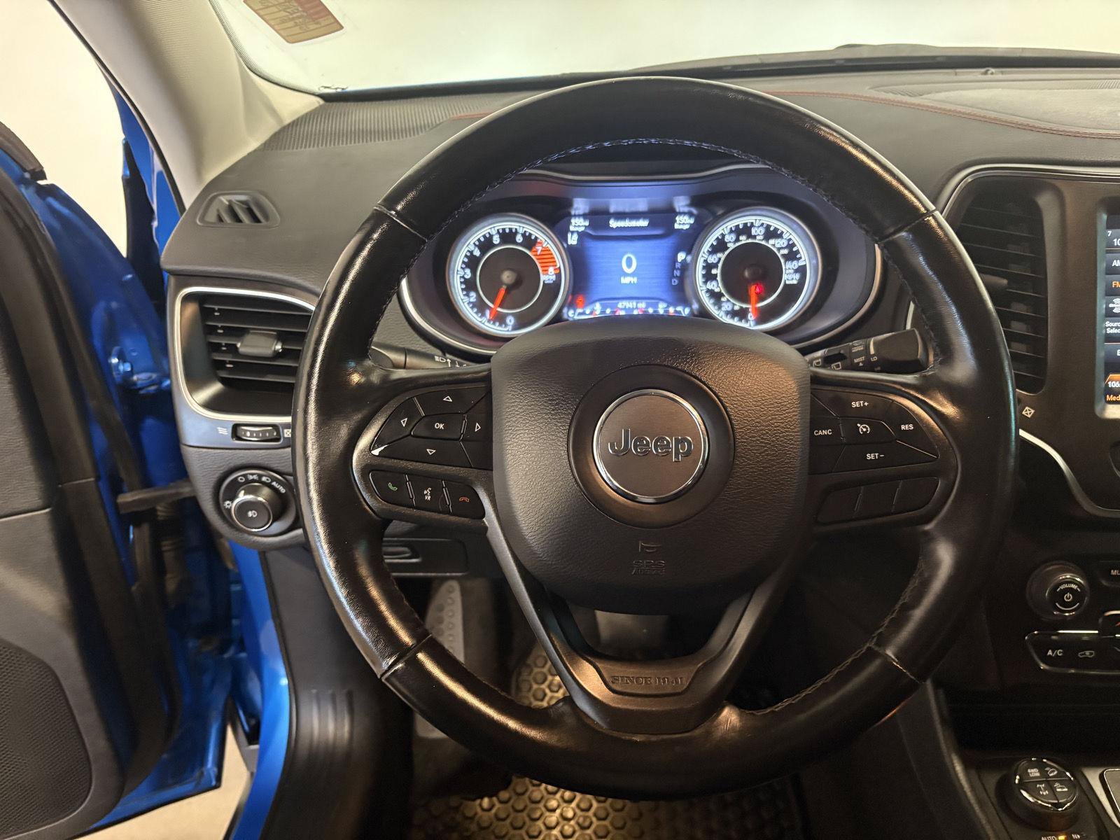 Used 2021 Jeep Cherokee Trailhawk w/ Sun, Sound & Nav Group AWD/4WD image 17
