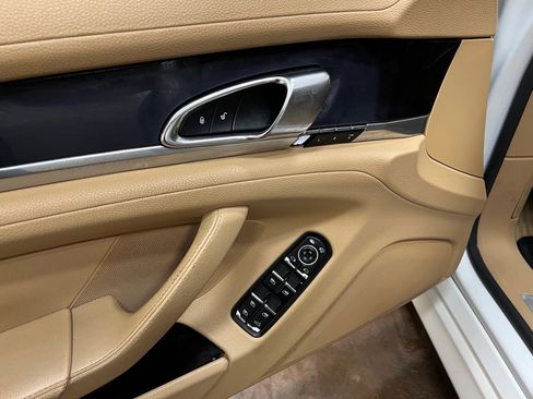 Used 2013 Porsche Panamera 4 image 28