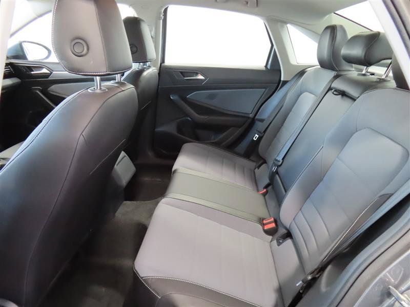 Used 2026 Volkswagen Jetta SE FWD image 30