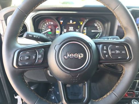 Used 2024 Jeep Wrangler Unlimited AWD/4WD image 8