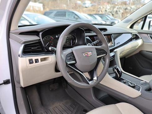 Used 2024 Cadillac XT6 Premium Luxury image 18