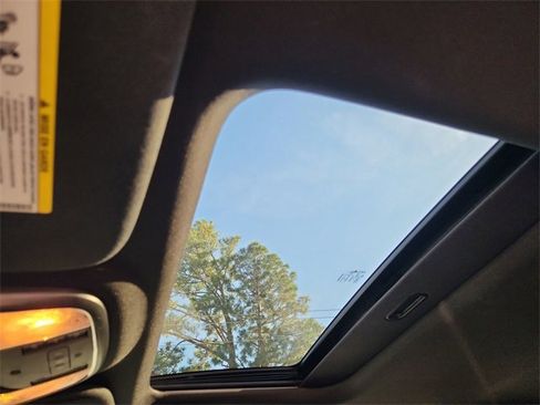 Used 2021 Jeep Grand Cherokee Limited image 19