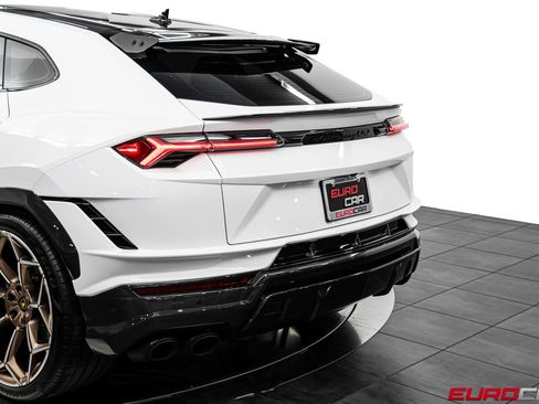 Used 2024 Lamborghini Urus Performante AWD/4WD image 23