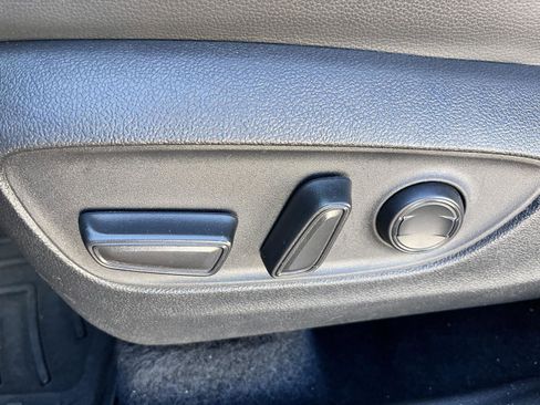 Used 2022 Toyota Highlander XSE image 19