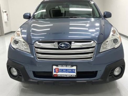 Used 2013 Subaru Outback 2.5i Premium w/ All-Weather Pkg AWD/4WD image 5