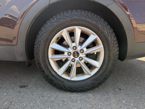 Used 2019 Kia Sorento AWD w/ LX Convenience Package image 24
