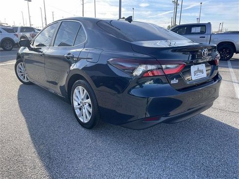 Used 2021 Toyota Camry LE image 29