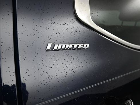 Used 2023 Toyota Tundra Limited AWD/4WD image 5