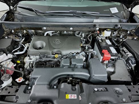 Used 2023 Toyota RAV4 XLE Premium image 32