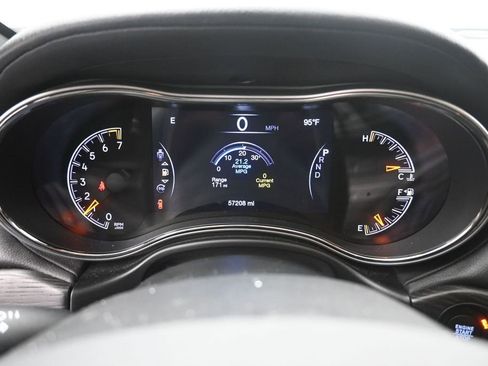 Used 2019 Jeep Grand Cherokee High Altitude RWD image 3