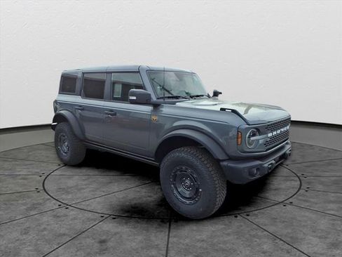 New 2025 Ford Bronco Badlands image 2