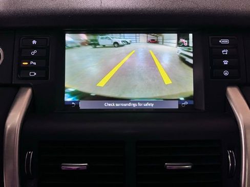 Used 2019 Land Rover Discovery Sport SE image 17