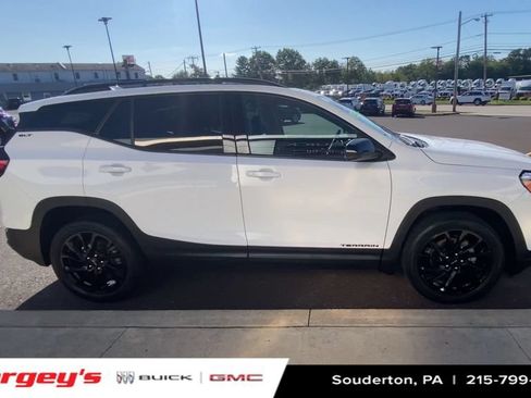 Used 2023 GMC Terrain SLT w/ Elevation Edition AWD/4WD image 11